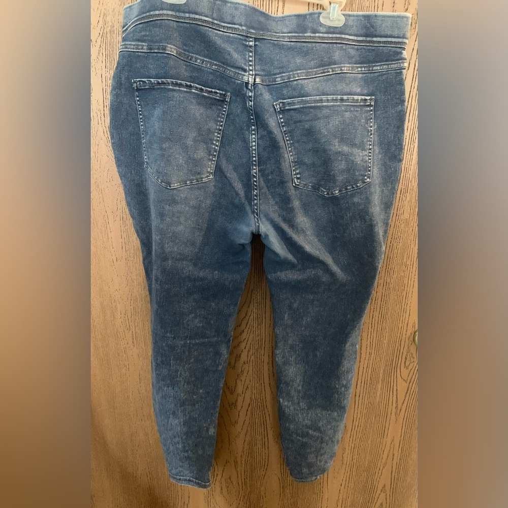 Terra and Sky Slim Fit High-Rise Women Jeans in faded Blue - Picture 4 of 7
